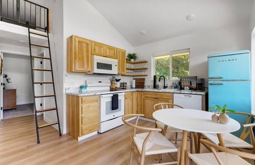 Thompson Falls House | Top-Rated Riverfront Retreat with Family-Friendly Amenities