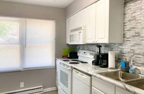 Yorkville Apartment | Relaxing Riverfront Escape with Waterpark & Free WIFI
