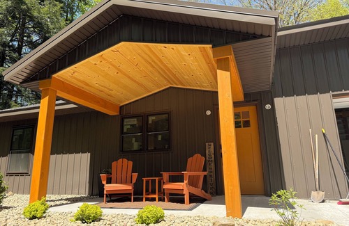 Grant House | Riverfront Serenity, Rustic Charm and World Class Fishing on the Muskegon River.