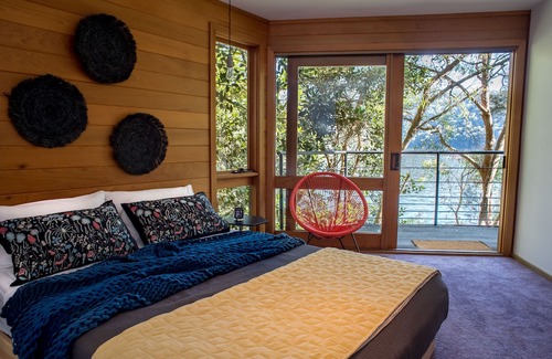 Berowra Waters House | Riverfront 'Treehouse' Escape (8 Dusthole Pt)