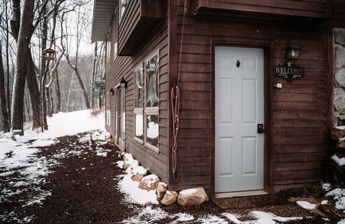 Colfax House | Relaxing Riverfront Retreat with Ocean View & Breakfast