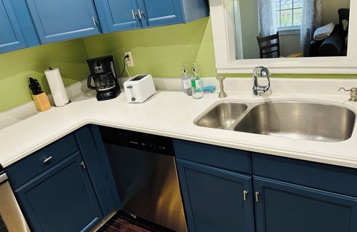 Weston House | Riverfront Weston Home-1 Hr to NYC.Easy access to restaurants, I-95 & Parkway