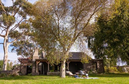 Stanford House | Discover Rivergate Guest Farm – Rated 9/10 with Hot Tub!