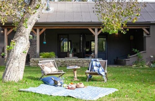 Stanford House | Discover Rivergate Guest Farm – Rated 9/10 with Hot Tub!
