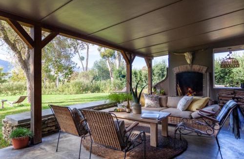 Stanford House | Discover Rivergate Guest Farm – Rated 9/10 with Hot Tub!