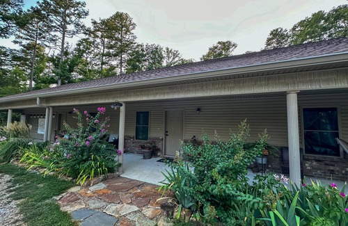 Mount Ida House | Discover Riverglen Estate: Family Haven with Scenic Trails