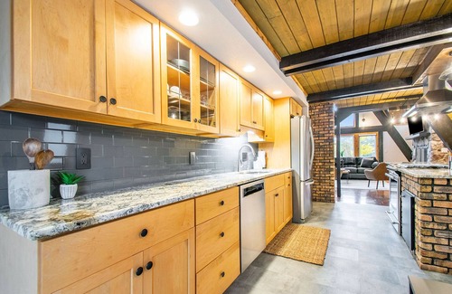 Bristol House | Riverhaven: A-Frame Retreat with Pet-Friendly Amenities