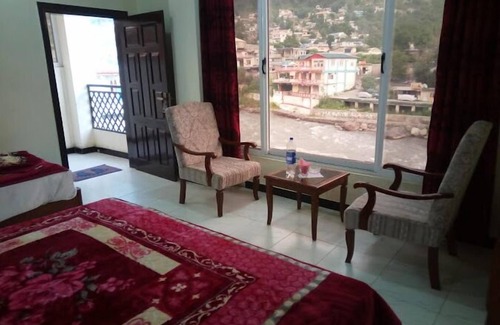Balakot Hotel | Discover Riveria The Edge Hotel: Family-Friendly Stays