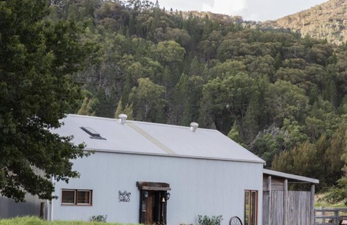 Cudgegong House | Explore Riverlea Stables: Family-Friendly with a Pool
