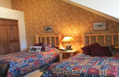 McCall Apartment | Rivers Bend: Family-Friendly Retreat with Pool Access