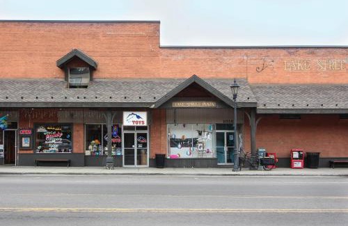 McCall Apartment | Rivers Bend: Family-Friendly Retreat with Pool Access