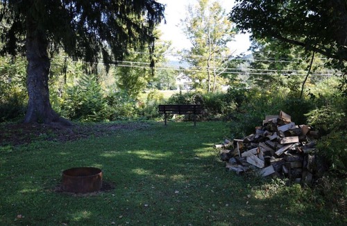 Deposit Cabin | Rivers Edge: Premier Stay with Private Boat Launch & Pet-Friendly