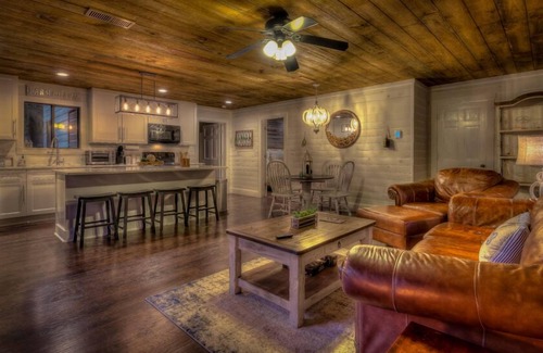 Mineral Bluff House | Rivers Edge: Riverside Retreat with Wood Burning Fireplace