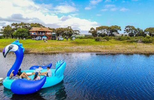Overstrand House | Eco-Friendly Rivers End Farm with Ocean Views & Hot Tub