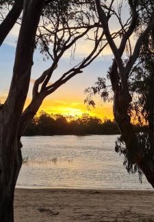 Paringa House | Guest Rated 9/10 at Riversands Rest - Coobah Cottage