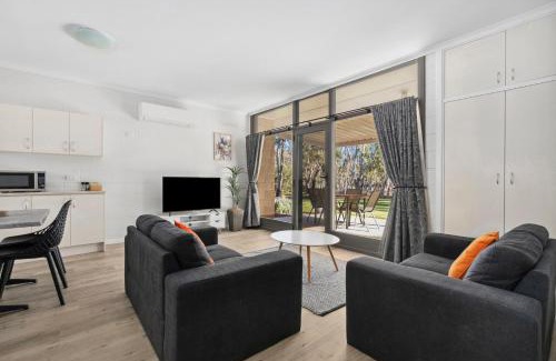 Paringa House | Family-Friendly Riversands Rest: Tea Tree Cottage Escape