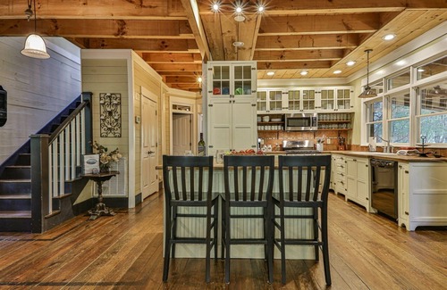 Ellijay Cabin | Unforgettable Rivershire Cottage Retreat in Ellijay, GA