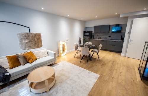 Hillegersberg-Zuid Apartment | Riverside 2BDR Apartment VPD