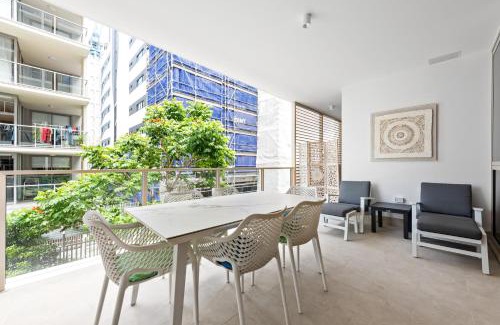 West End Apartment | Riverside 2BR Apt with Amazing Rooftop Pool & Parking