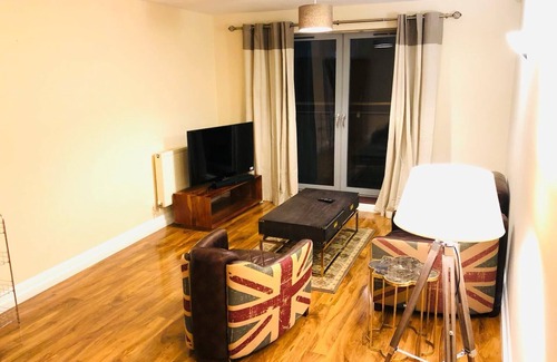 Greenwich Apartment | Top-Rated Riverside Apartment with Family-Friendly Amenities
