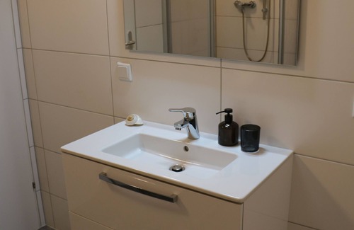 Rathausviertel Apartment | Comfortable Riverside Apartment in Central Location