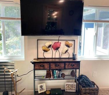 May Creek Apartment | Riverside Bird House