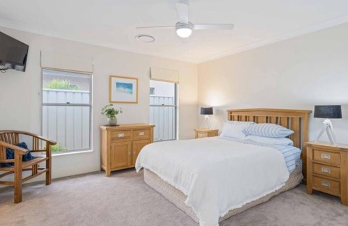 Port Macquarie House | Riverside Breeze: Family Retreat with Private Pool & Ocean View
