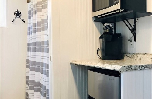 San Saba Cabin | Riverside Cabin in Bend, TX - Pet & Child Friendly Retreat