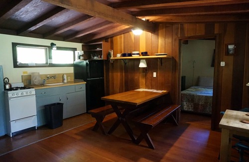 Orleans Cabin | Serene Riverside Cabin in Klamath Mountains - Rated 10/10