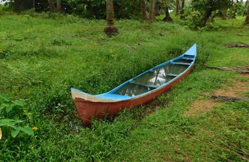 Hosdurg Cabin | Budget-Friendly Riverside Caravan with Breakfast Included