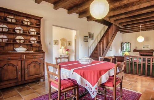 Condat-sur-Vezere Villa | Inviting Holiday Home with Private Pool for Memorable Stays