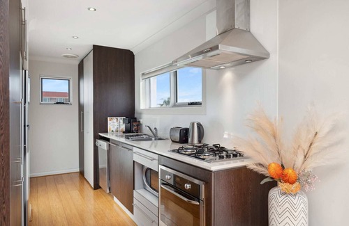 Applecross Apartment | Relaxing Riverside 2BR Apartment in Applecross
