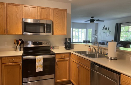 Edwards Condo | Modern Riverside Condo: 9.8 Rated with Pool & Spa