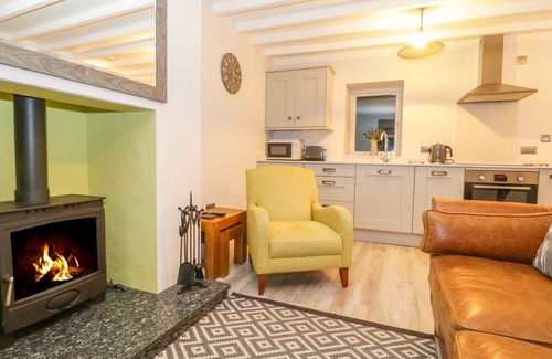 Conwy Cottage | Riverside Cottage: Pet-Friendly Retreat with Ocean Views