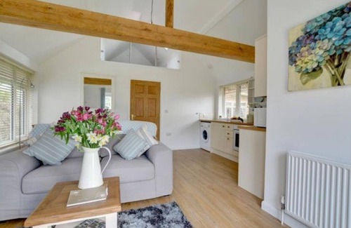 Mersham Cottage | Cozy Cottage Near Port Lympne Wildlife Park - Rated 9.8/10