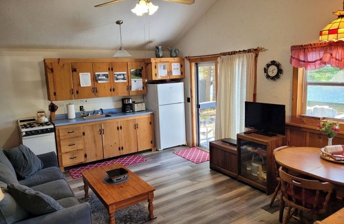 Franklin Cottage | Cozy Waterside Cottage - Pet Friendly with Ocean Views!