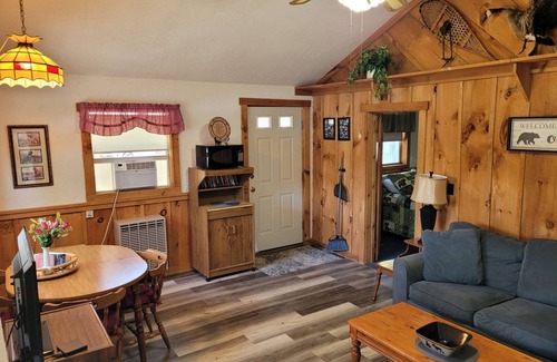 Franklin Cottage | Cozy Waterside Cottage - Pet Friendly with Ocean Views!