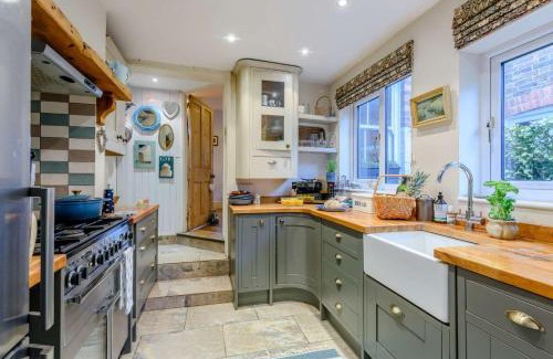 Rye House | Pet-Friendly Riverside Cottage in Beautiful Rye