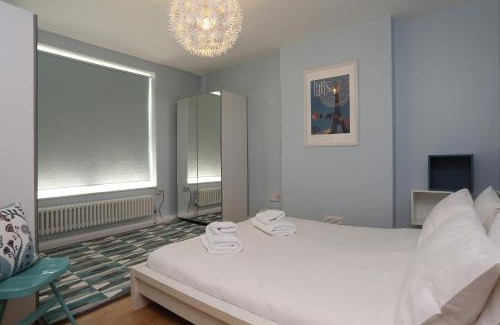 Greenwich West Apartment | Pet-Friendly Riverside Cutty Sark 2BD Retreat - Rated 8.8