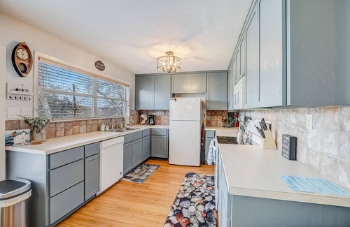 Pedernales Bend House | Scenic Riverside Retreat with Deck, Grill & Pet-Friendly Fun