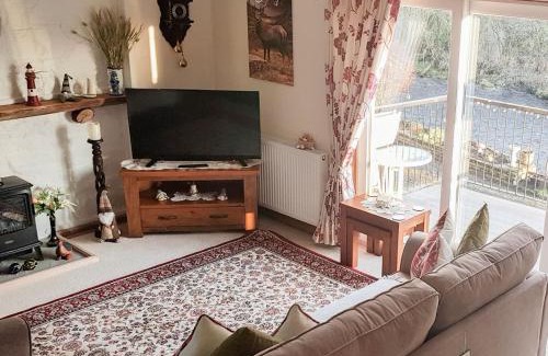 Newton Stewart House | Riverside Retreat: Family-Friendly 4-Star Stay, Rated 10/10