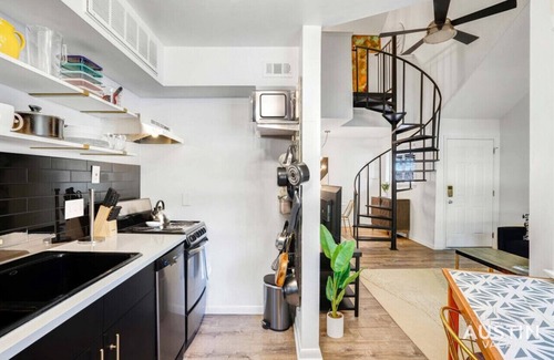Riverside Condo | Riverside Gem for 4: Poolside Retreat with Free Parking