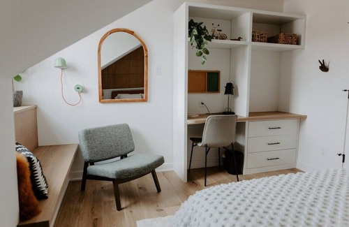 Carver Apartment | Riverside Getaway: Perfect for Families & Morning Delights