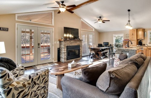 Franklin House | Relax by the River: Spa Retreat in Western North Carolina