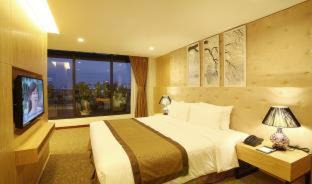 Nghia Đo Hotel | Discover Riverside Hanoi Hotel - 4-Star Family-Friendly Stay