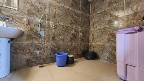Pahalgam House | Exceptional Riverside Haven Guesthouse: Pet & Child Friendly