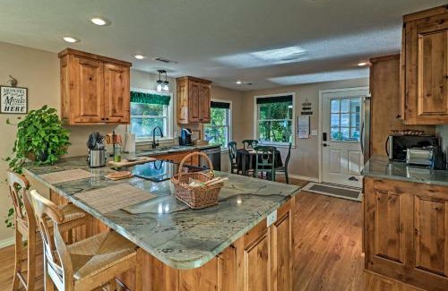 Mountain Home House | Riverside Retreat: Patio, BBQ & Fishing Pier Awaits You