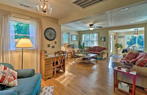 Mountain Home House | Riverside Retreat: Patio, BBQ & Fishing Pier Awaits You