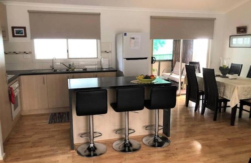 Tarwin Lower House | Riverside Getaway: Family-Friendly Retreat Awaits You