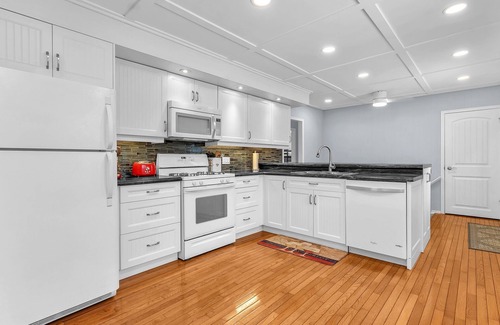 Grand Bend Cottage | Riverside in Southcott Pines